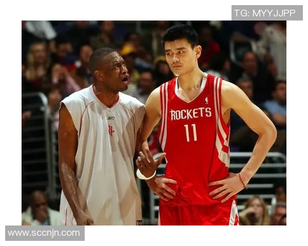 翟逸与姚明的篮球传奇之路：从青涩少年到巅峰巨星的成长故事